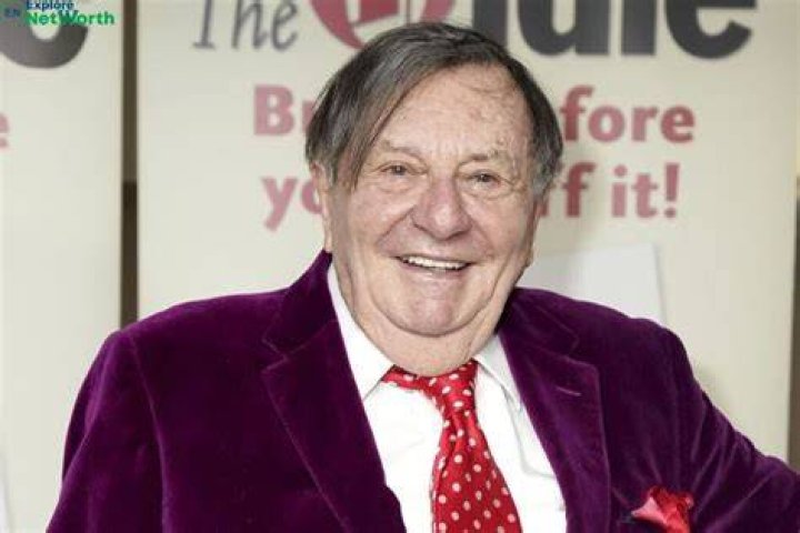 Barry Humphries Net Worth