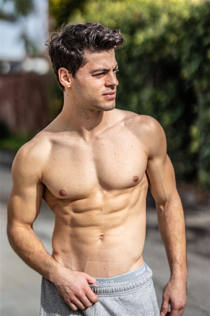 Chris Petrovski Net Worth