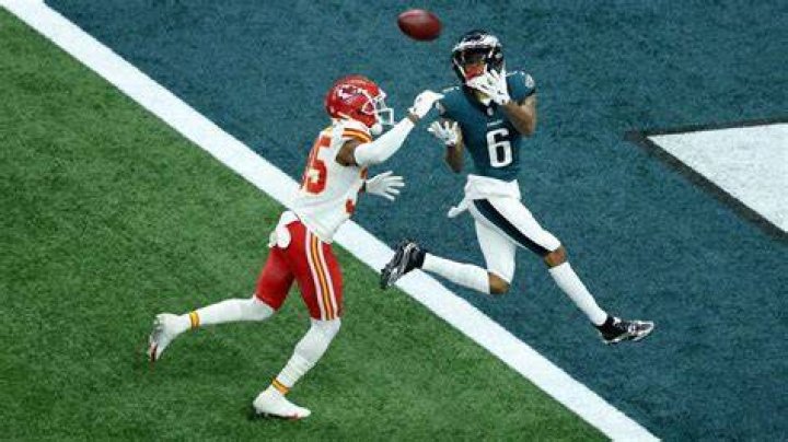 DeVonta Smith Receiving Yards per Game