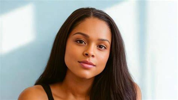 Duna Santos Net Worth