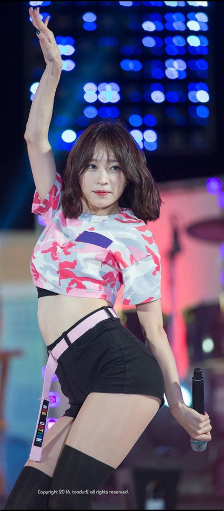 Hani's Girlfriend in Bar