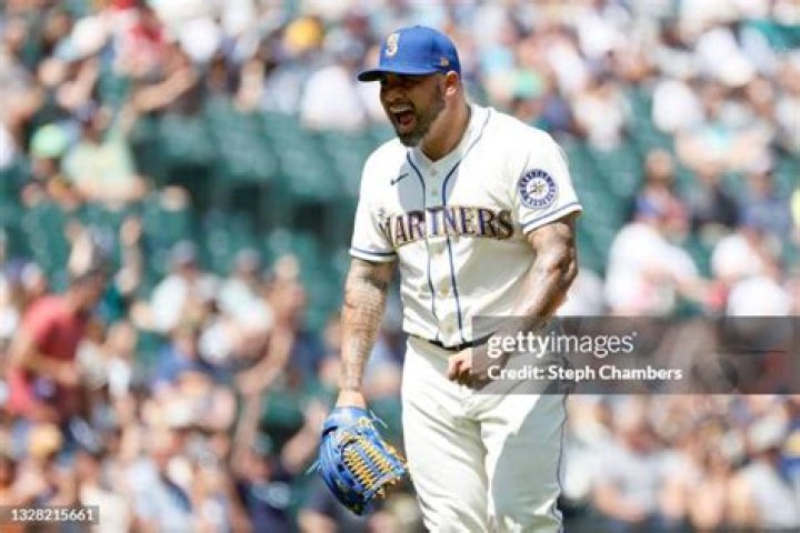 Hector Santiago